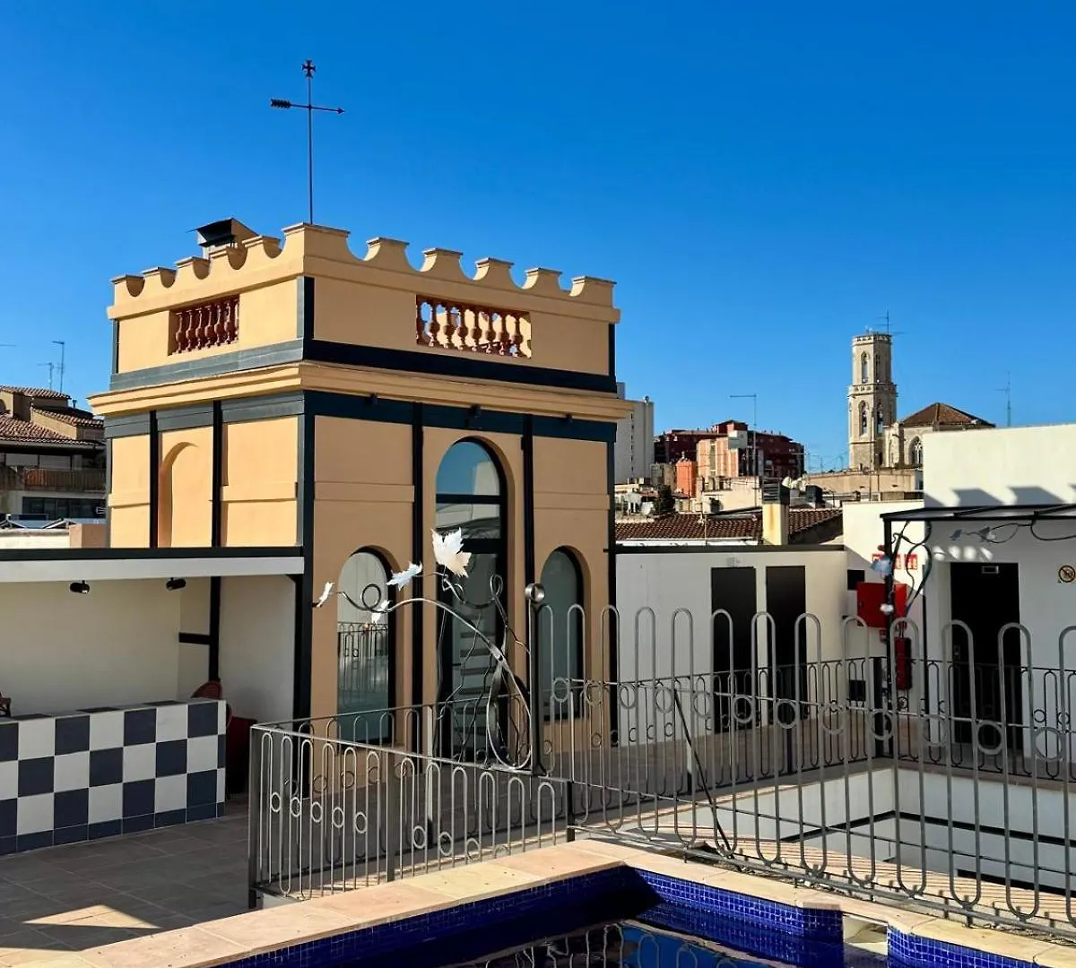 Hotel Divino & Apartments Figueres  4*, Figueres (Girona) Spanje