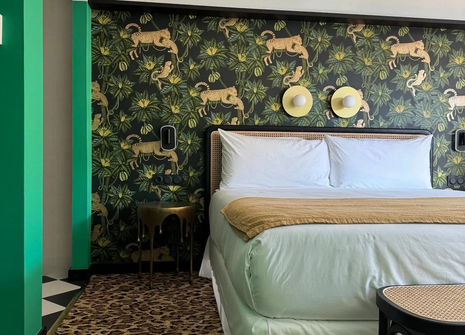 ****  Hotel Divino & Apartments Figueres  Spanje
