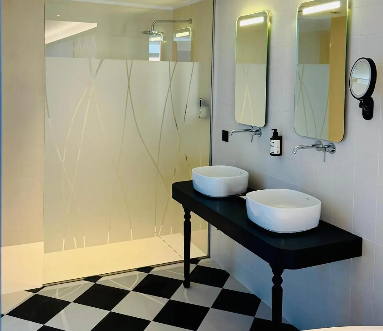 Hotel Divino & Apartments Figueres