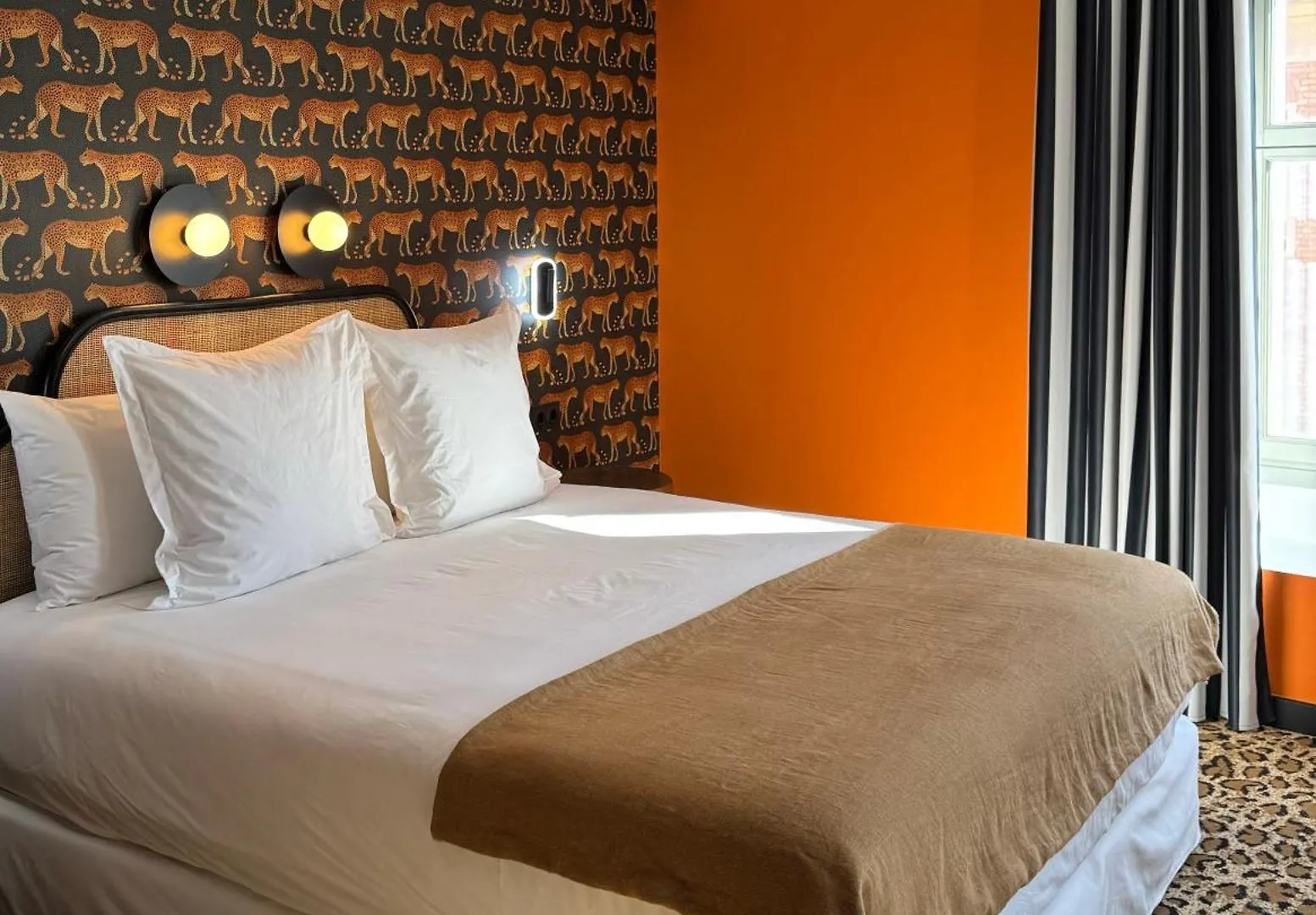 Hotel Divino & Apartments Figueres  Spain