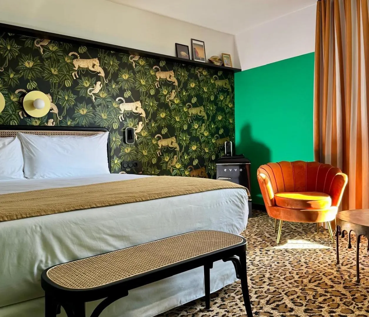 Hotel Divino & Apartments Figueres  Figueres (Girona)