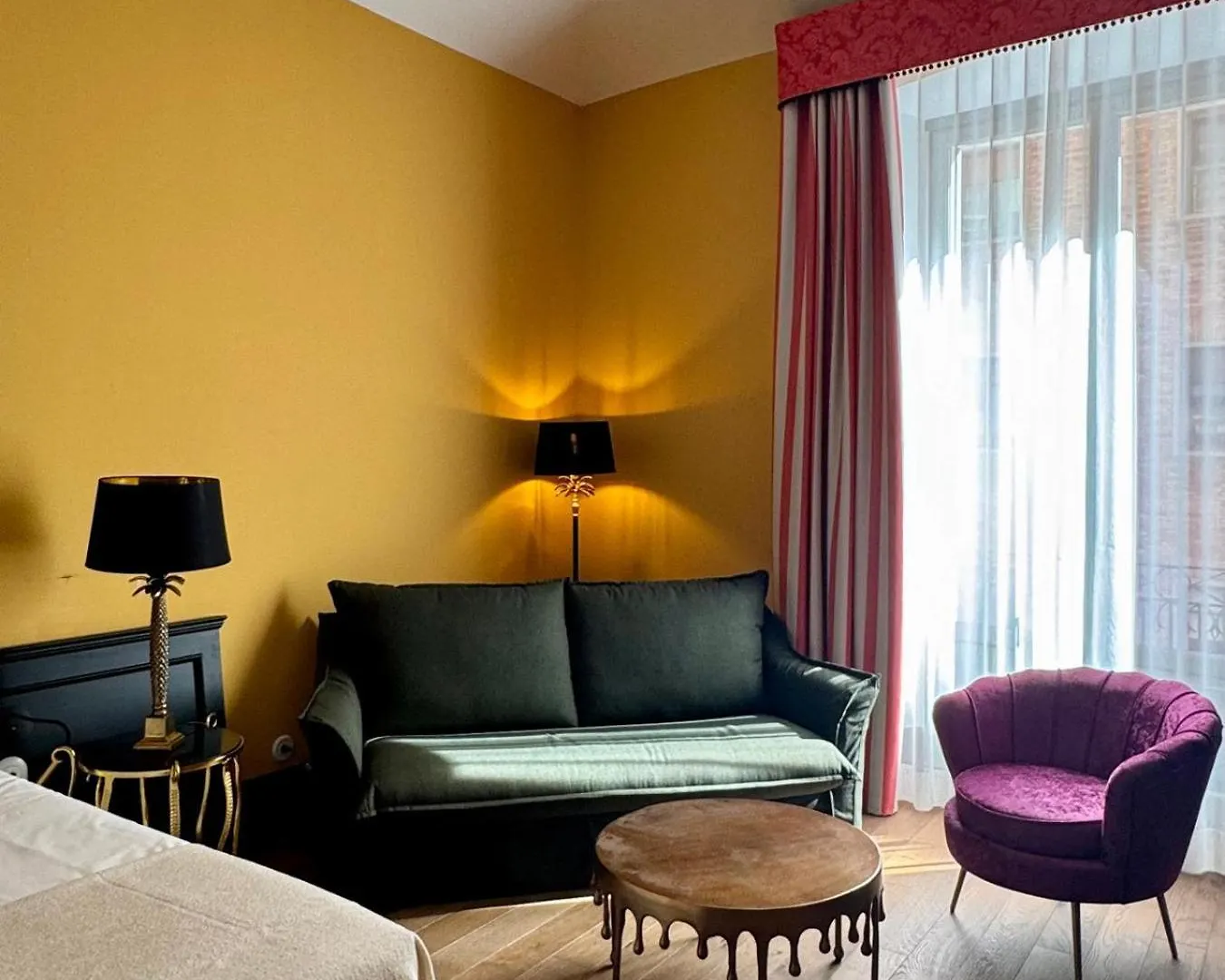 Hotel Divino & Apartments Figueres   Figueres (Girona)