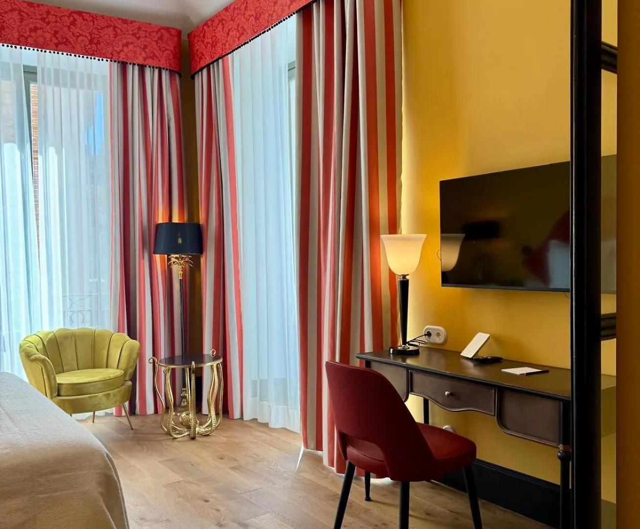 Hotel Divino & Apartments Figueres  Figueres (Girona)